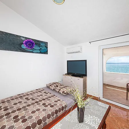 Apartamento Stunning In Okrug Gornji With Wifi